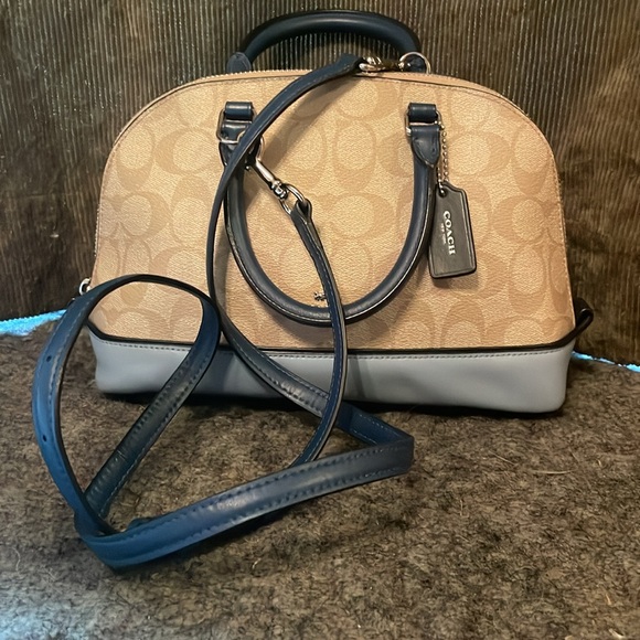 Coach purse - Picture 7 of 8